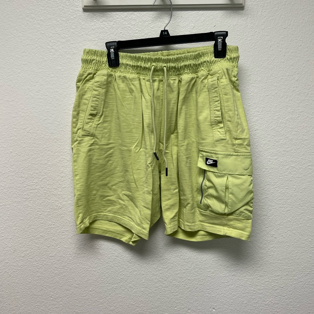 Nike light green cargo pocket short, large